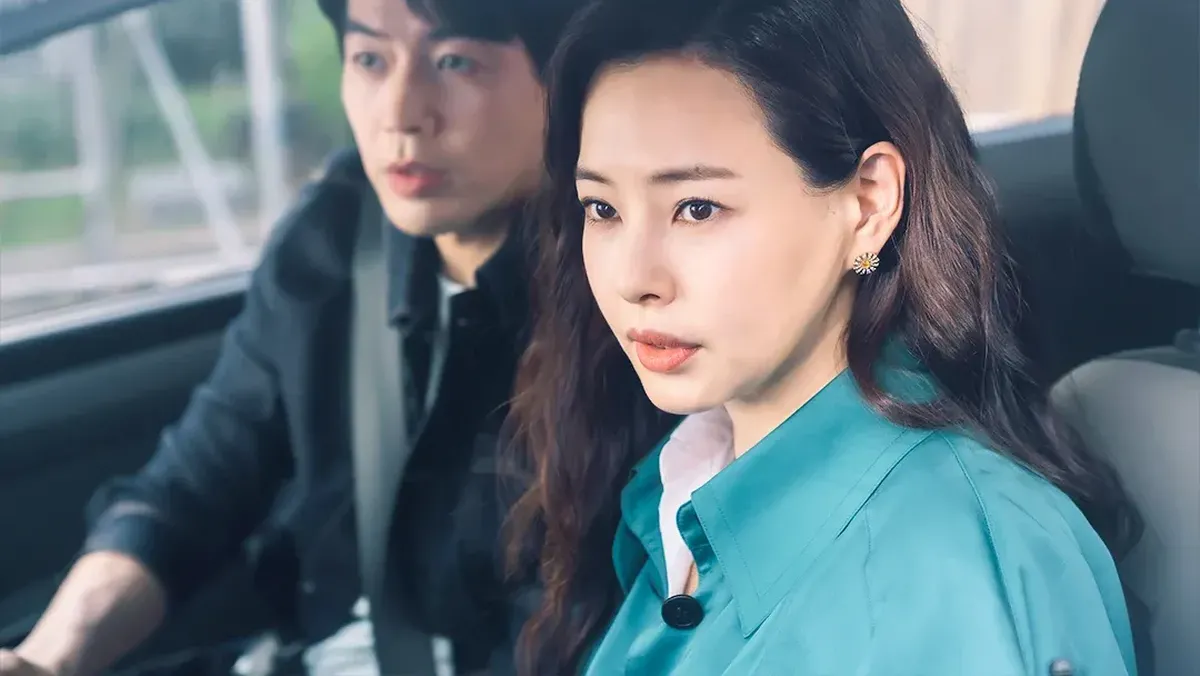 Poster One the Woman menampilkan Honey Lee dan Lee Sang Yoon