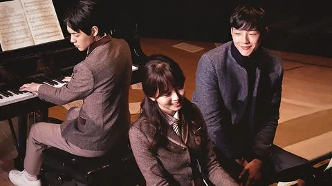 Poster Page Turner menampilkan Kim So-hyun, Ji Soo, dan Shin Jae-ha