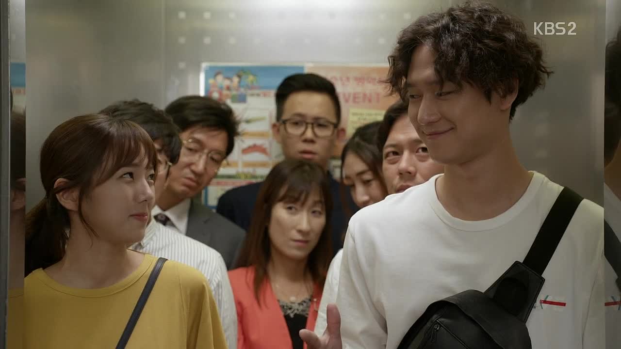 Poster Strongest Deliveryman menampilkan Go Kyung-pyo dan Chae Soo-bin